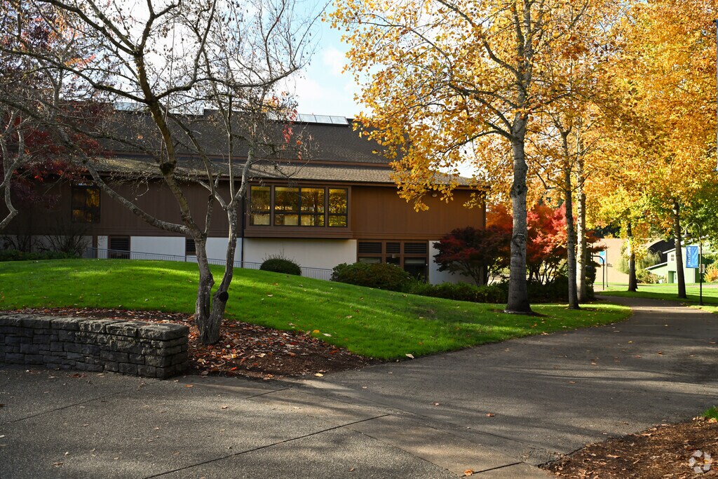 Catlin Gabel School provides education in the neighborhood of 
Cedar Mill.