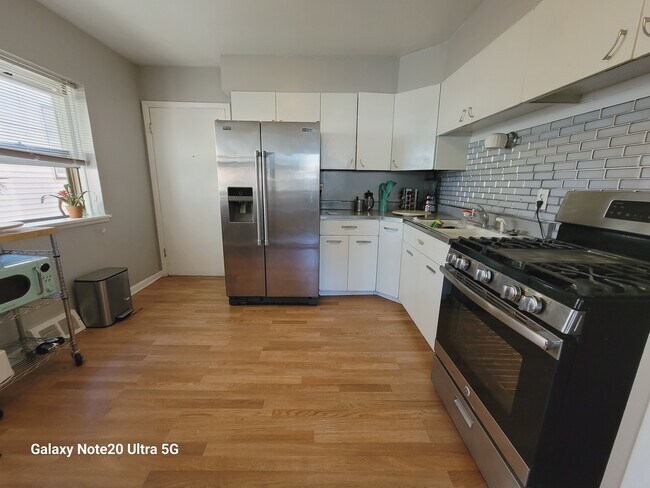 3411 S Howell Ave unit 1, Milwaukee, WI 53207 - photo 7