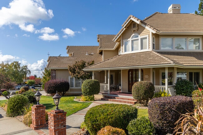 Auburn invites you to discover homes that embody a relaxed living and scenic beauty.