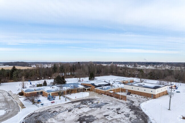 Palms Elementary School, Campus Overview.