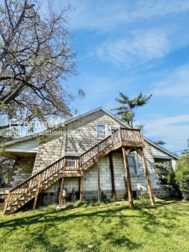 901 E Nine Mile Rd Unit b, Highland Springs, VA 23075