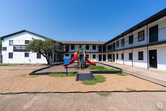 1527 S Austin Ave, Denison, TX 75020