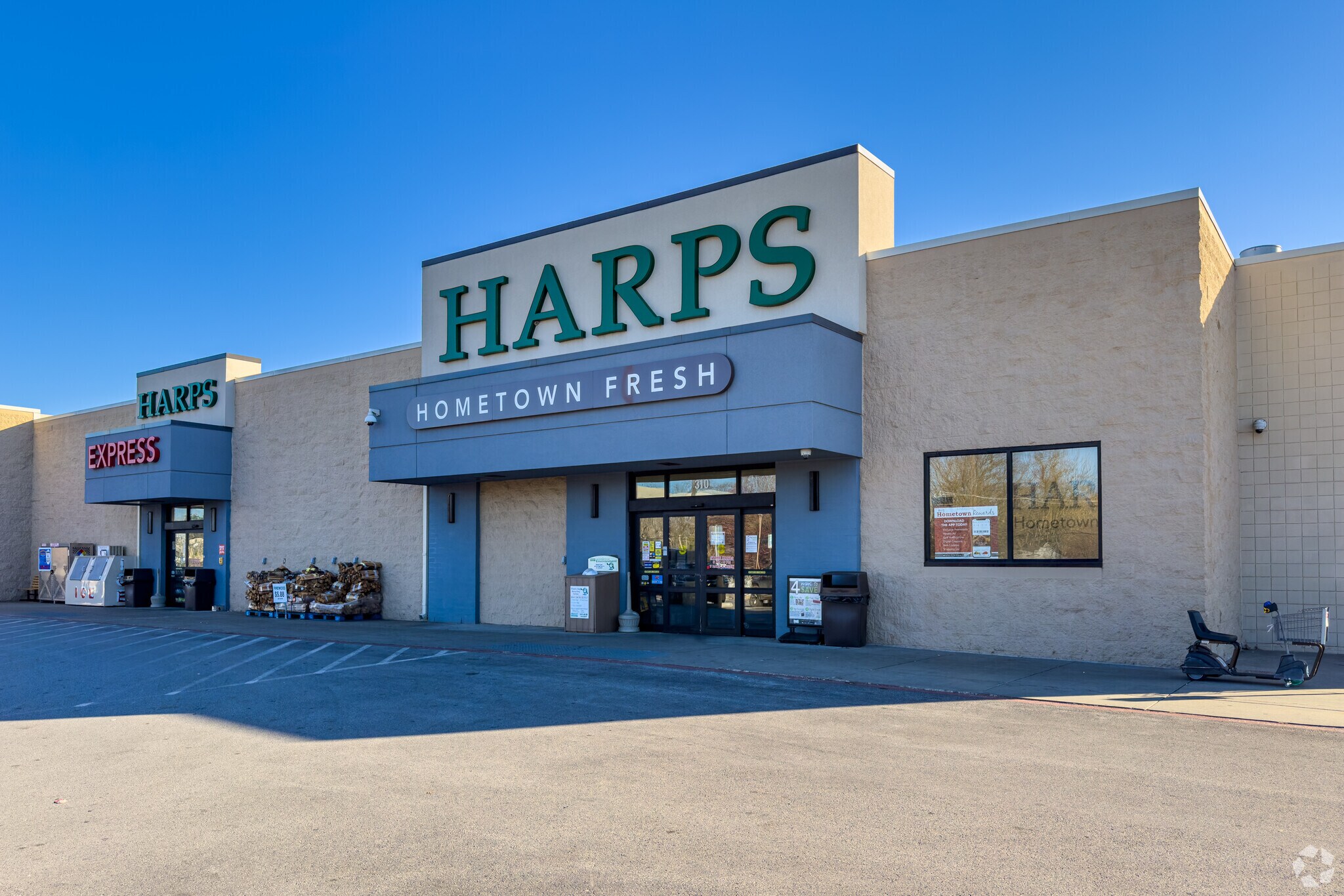 Lincoln residents conveniently shop for groceries at the local Harps.
