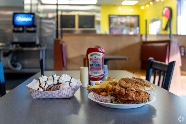 TJ's Deli and Grill has amazing food in Stonebridge-Rollinghills.