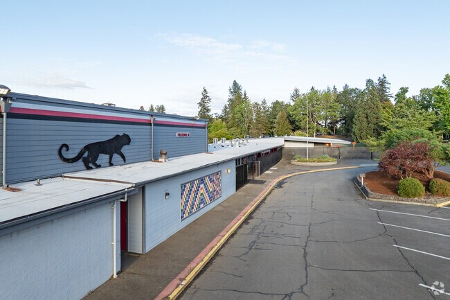 Fullerton Elementary School is a public school located in Roseburg, Oregon.