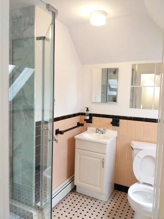 *Pictures are representative samples of the advertised unit. In some cases, the actual units you tou