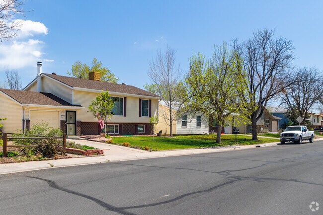 Most homes in Norfolk Glen include split levels and traditional two-story homes.