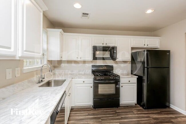 140 Pendergrass Farms Cir, Pendergrass, GA 30567 - photo 6