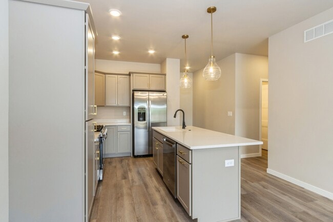 1025 Switchgrass Ln, Ely, IA 52227 - photo 7