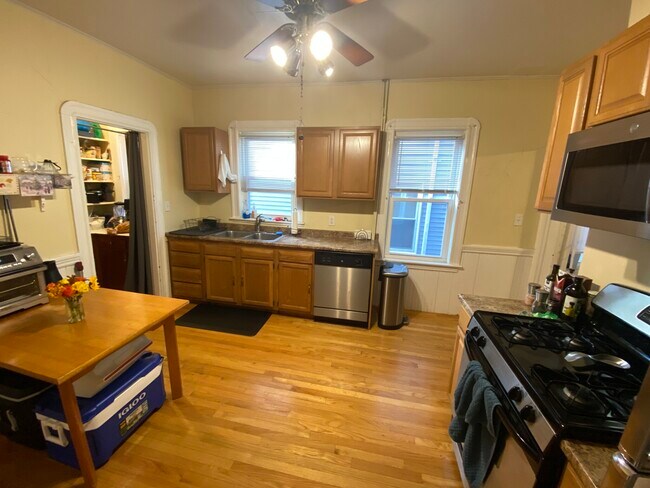 296 Highland Ave unit 1, Somerville, MA 02144 - photo 4