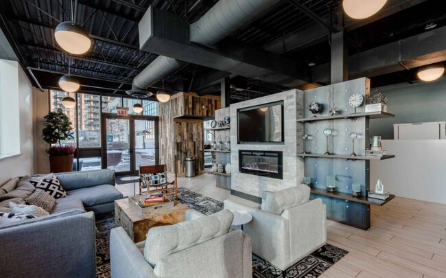 667 W Wayman St, Chicago, IL 60661 - photo 7