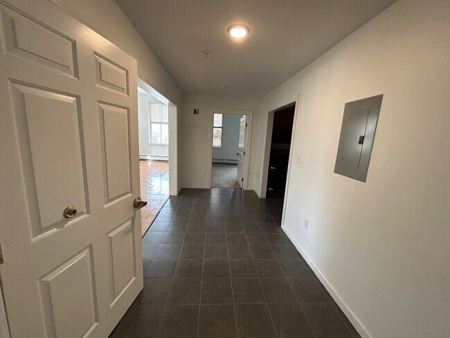 79 Bramhall St unit 4A, Portland, ME 04102 - photo 4