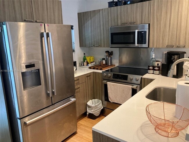 619 Meridian Ave unit 3, Miami Beach, FL 33139 - photo 3