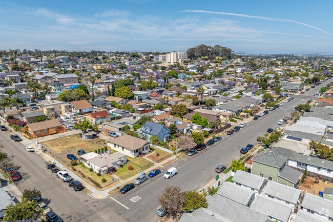 Grant Hill's established neighborhoods are neatly laid out in city grids.