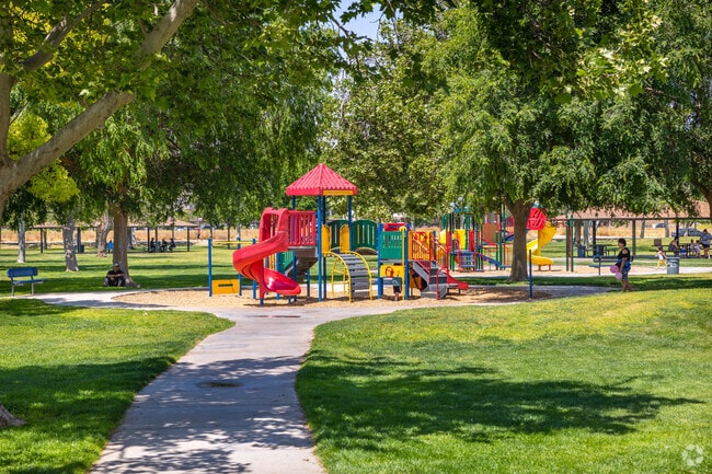 Families enjoy warm afternoon at Valley Wide Regional Park in San Jacinto