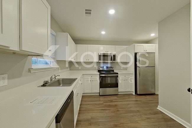 121 Cottage Grove Rd, Brunswick, GA 31525 - photo 6