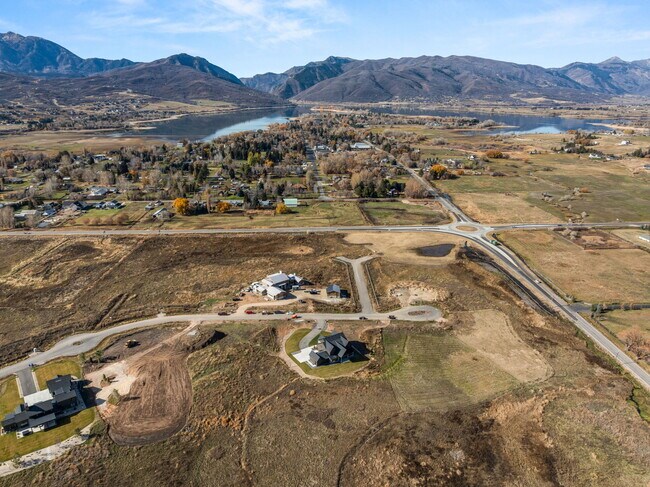 260 S 7900 E, Huntsville, UT 84317 - photo 7