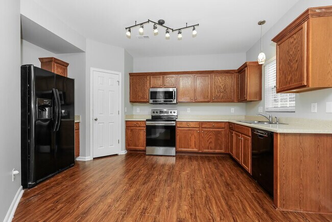 1031 Daniel Ln, Spring Hill, TN 37174 - photo 7
