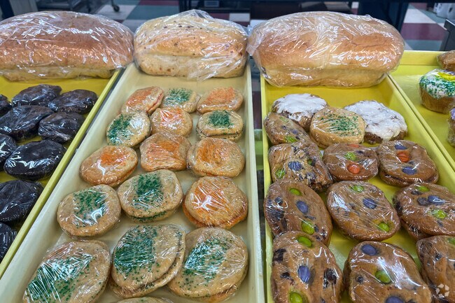 Fresh baked cookies, fudge and bread at Sunrise Cookies.