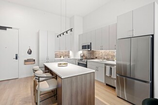 1142 W Van Buren St, Chicago, IL 60607