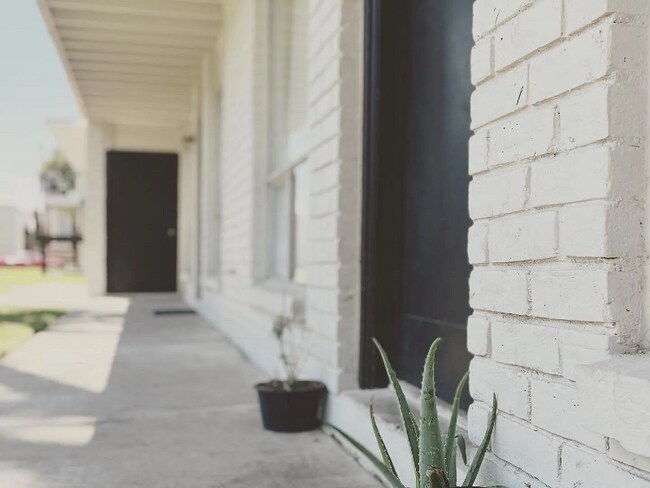 461 Eldon Dr unit 23, Corpus Christi, TX 78412 - photo 5