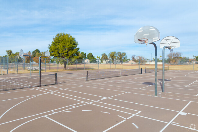 Kyrene Del Pueblo Middle School in Chandler features outdoor basketball courts.