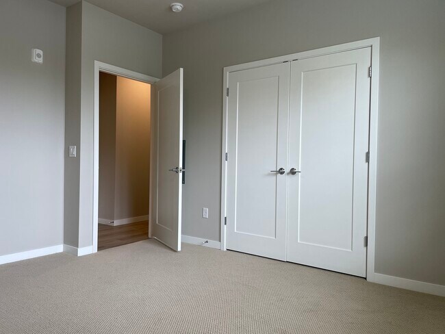 The Summit Residences, Madison, WI 53711 - photo 7