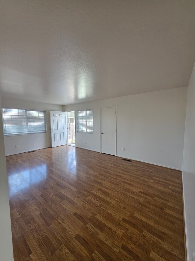 Very open with great natural light living room