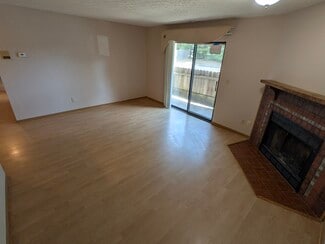 2163 Hedgerow Rd Unit D, Columbus, OH 43220