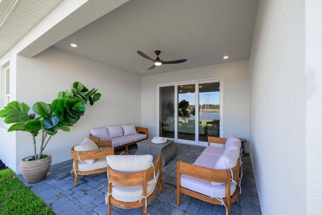 10669 NW Suncrest Loop, Port Saint Lucie, FL 34987 - photo 2