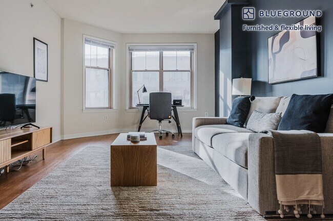 2400 M St NW unit FL9-ID909, Washington, DC 20037 - photo 4