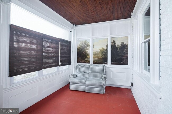 3_ENCLOSED_PORCH_1