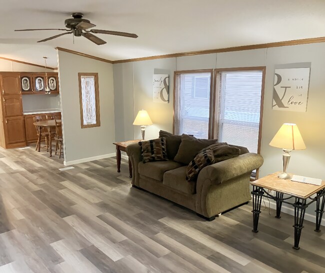 69 Village Ct, Mediapolis, IA 52637 - photo 5