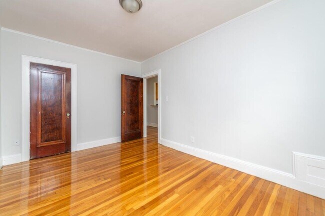 136 Highland Ave unit 2, Somerville, MA 02143 - photo 6