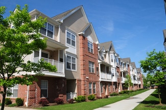 100 Abbi Rd, Carteret, NJ 07008