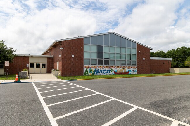 The student-teacher ratio at Slaybaugh Elementary School is 15-1.