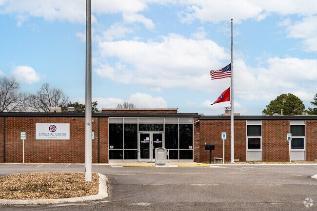 Tennessee College of Applied Technology is located in Shelbyville, TN.