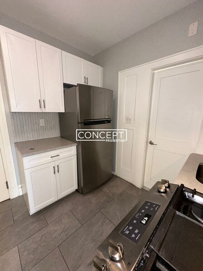 229 Lafayette St unit 10, Salem, MA 01970 - photo 2