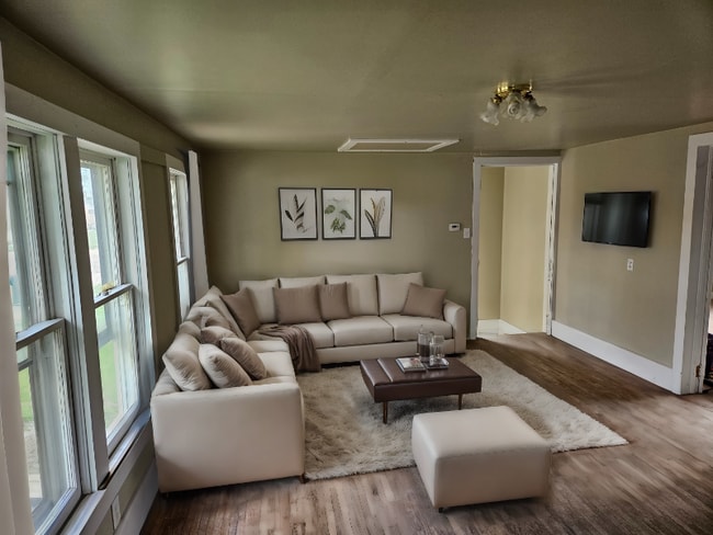 1011 S Cottage Grove, Miles City, MT 59301 - photo 2