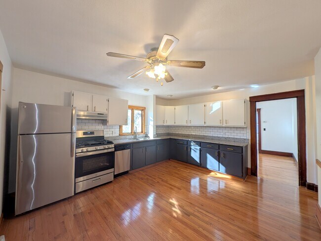 119 Lowell St unit 1, Somerville, MA 02143 - photo 2
