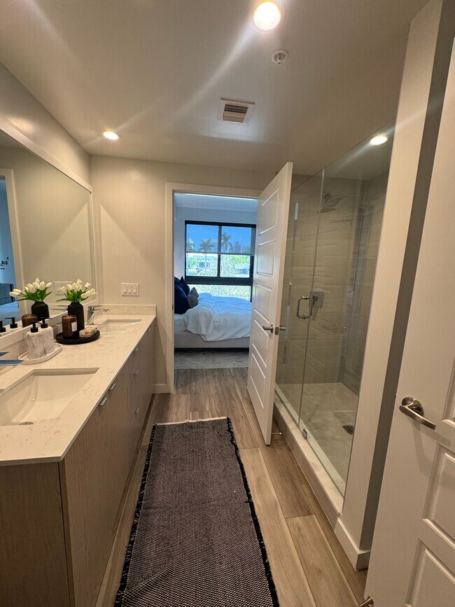 2460 NE 188th St unit 522, Miami, FL 33180 - photo 6