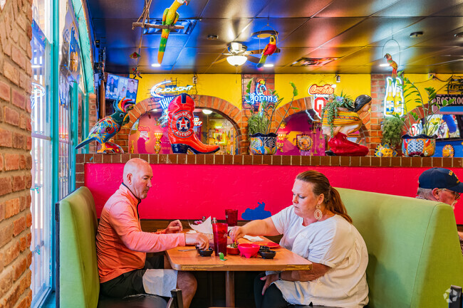 Locals enjoy having their Mexican food in San Marcos Mexican near Highlander Community South.
