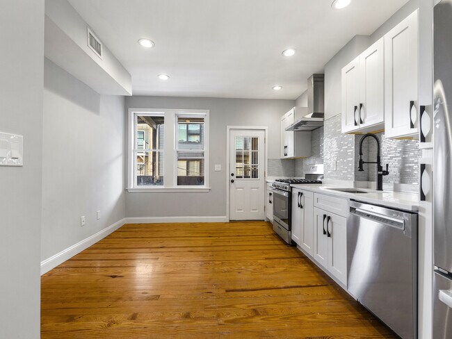 131 Cottage St unit 2, Boston, MA 02128 - photo 2