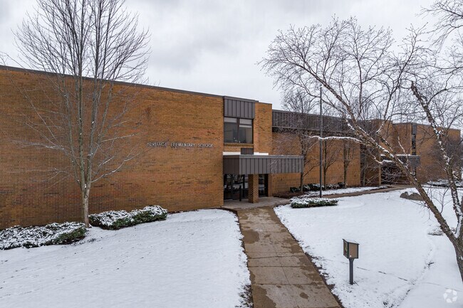 Heritage Elementary School is located in Streamwood, IL.