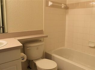 36027 Deer Creek Dr unit 101, Zephyrhills, FL 33541 - photo 7