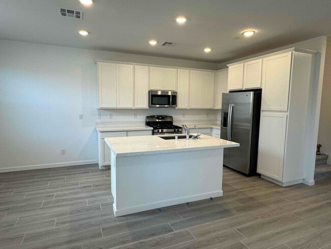 2552 Venetia Pointe St, Henderson, NV 89044 - photo 6