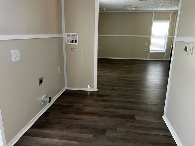 709 N Collins Fwy, Howe, TX 75459 - photo 6