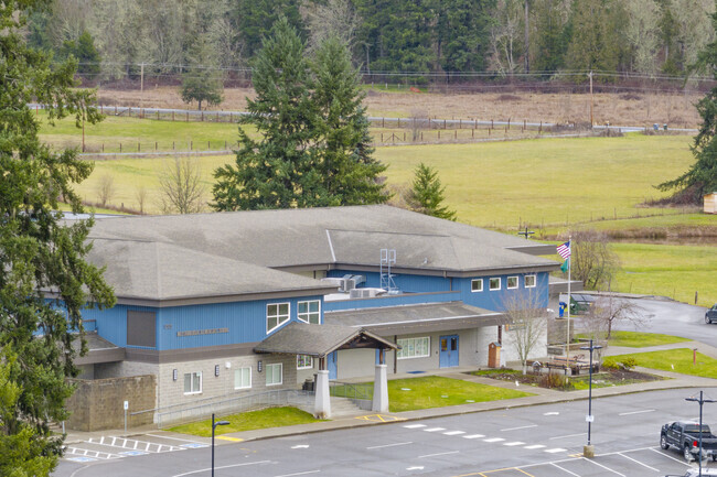 Front area of Weyerhaeuser Elementary School.