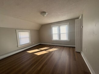 76 Houston St, New Haven, CT 06513