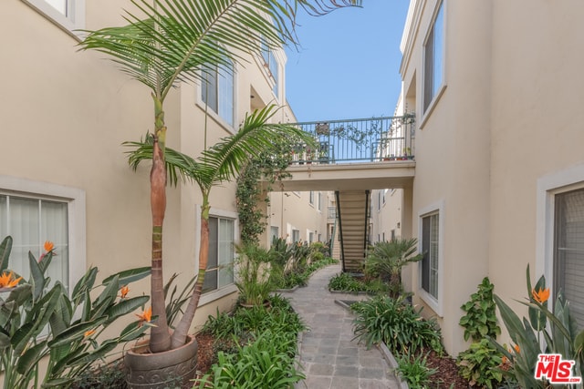 4343 Ventura Canyon Ave unit 103, Los Angeles, CA 91423 - photo 2